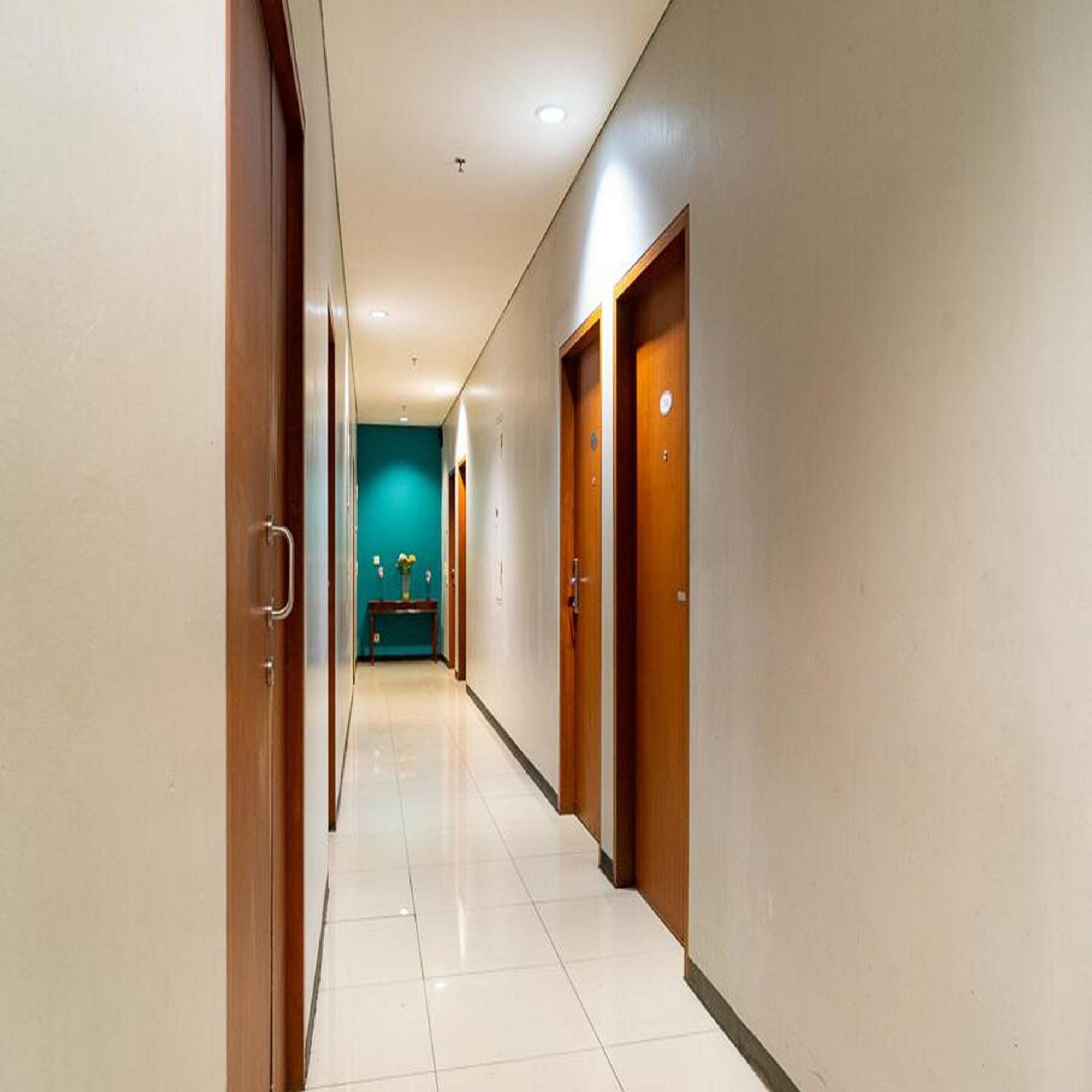 Reddoorz Plus At Blue Pacific Blok M Jakarta Extérieur photo