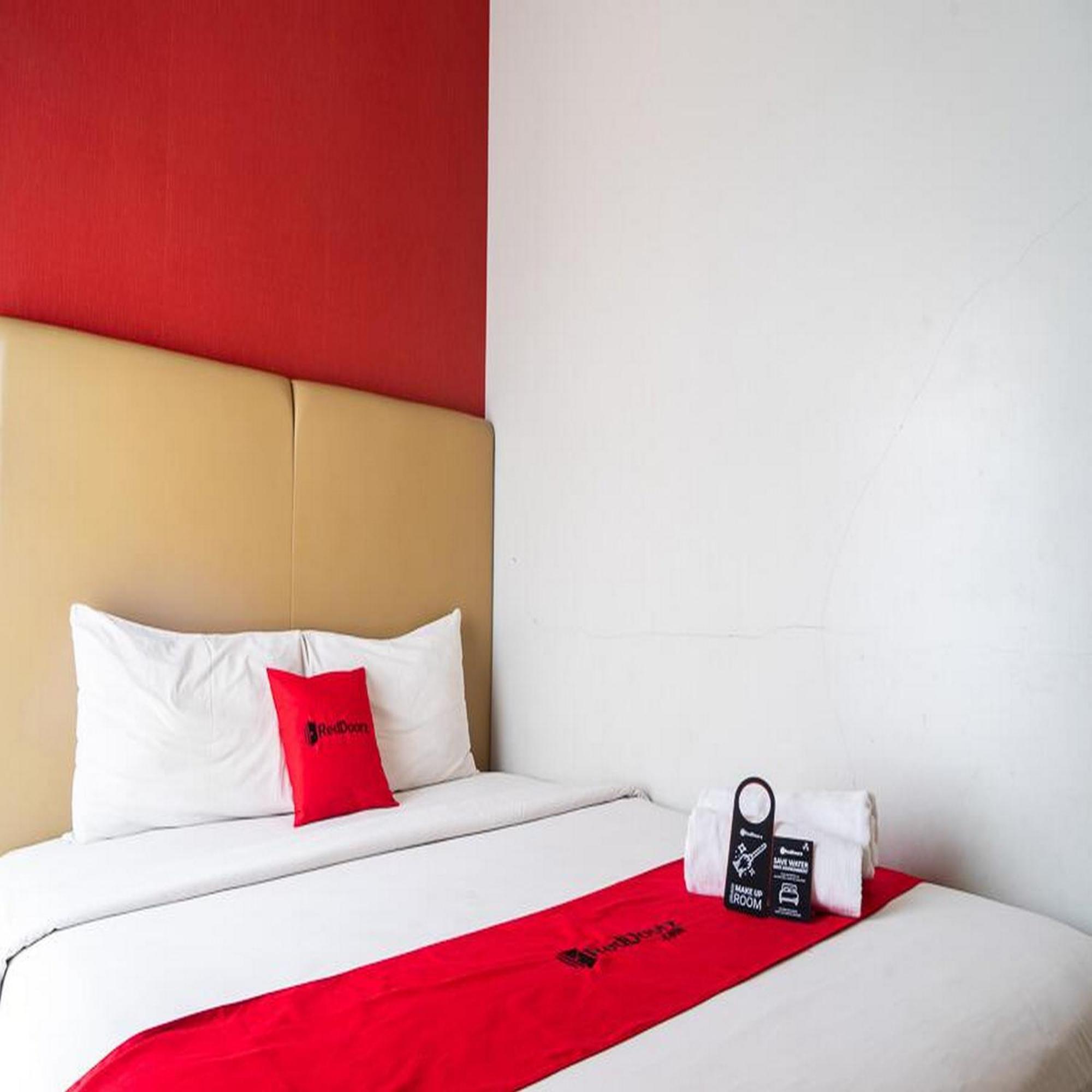 Reddoorz Plus At Blue Pacific Blok M Jakarta Extérieur photo